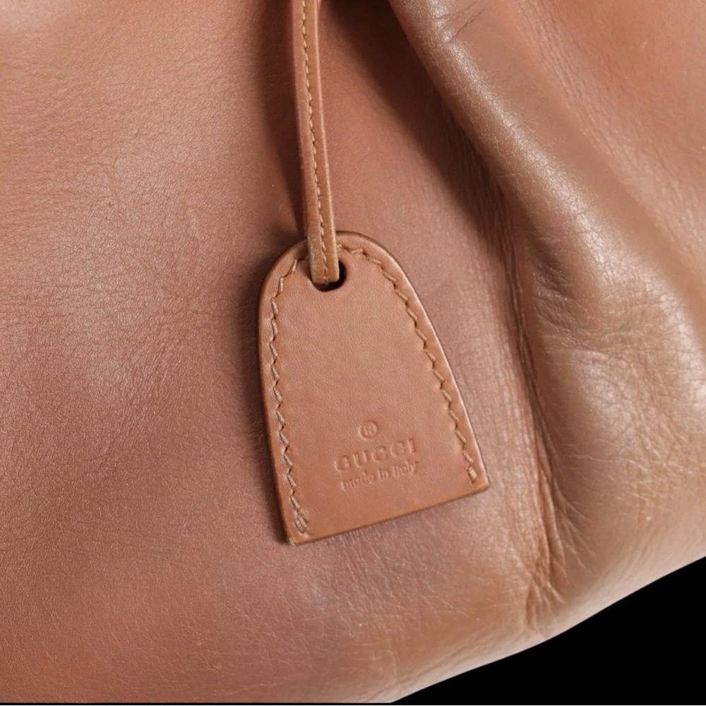 AUTHENTIC GUCCI VINTAGE CARMEL/TAN TOTE BAG W/POUCH-ADDED CHAINS-MADE IN ITALY - Picture 5 of 14